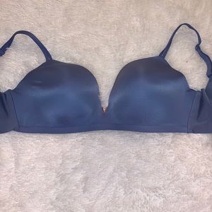 Blue No wire Victoria Secret bra size 32 DD